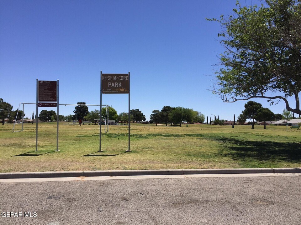 10640 Cuatro Vistas Dr in El Paso, TX - Building Photo