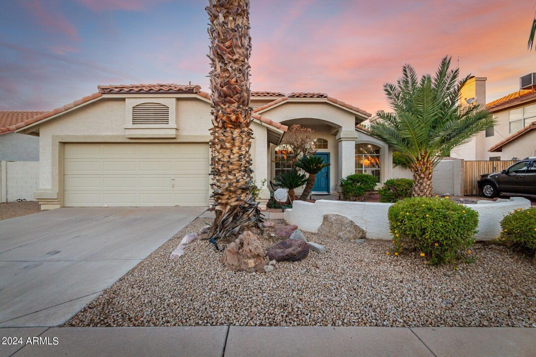 14428 N 56th Pl in Scottsdale, AZ - Building Photo
