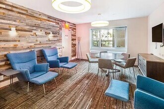 385 S End Ave in New York, NY - Building Photo - Building Photo