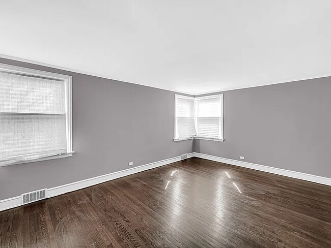 8900 S Dauphin Ave in Chicago, IL - Building Photo - Building Photo