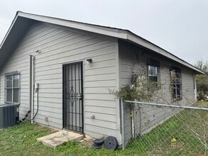 9730 Linares Dr in Houston, TX - Building Photo - Building Photo