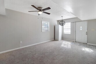 3525 Creighton Rd SW in Atlanta, GA - Foto de edificio - Building Photo
