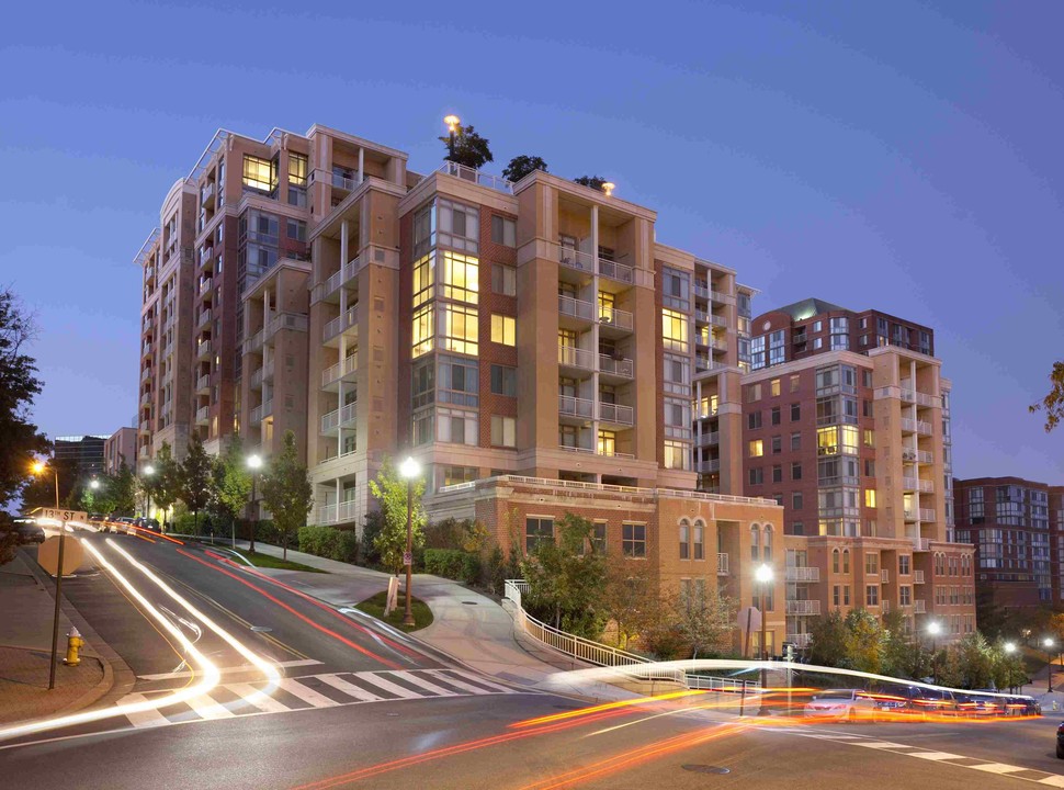 The Palatine Apartments in Arlington, VA - Foto de edificio