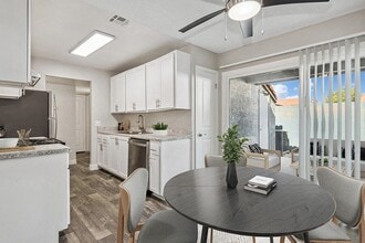 The Peaks on 4th Apartments in Avondale, AZ - Building Photo - Building Photo