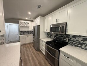2420 Powers St in Palm Harbor, FL - Building Photo - Building Photo