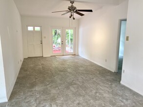 4030 Corrine Dr in Orlando, FL - Building Photo - Building Photo