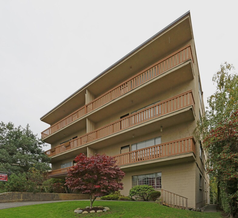 The Birches in New Westminster, BC - Building Photo