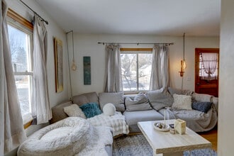 3621 Dennett Dr in Madison, WI - Foto de edificio - Building Photo