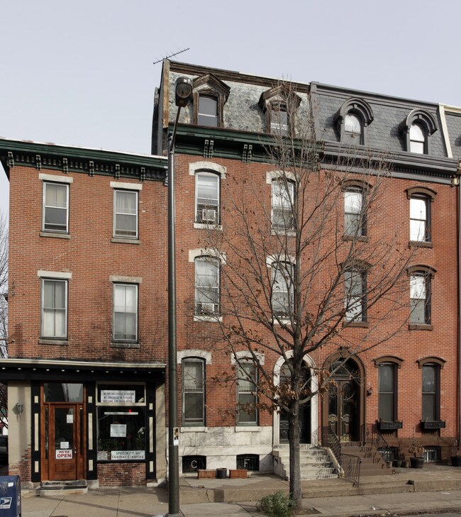 1939 Spring Garden St in Philadelphia, PA - Building Photo - Building Photo