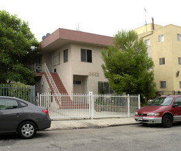 6552 La Mirada Ave in Los Angeles, CA - Building Photo - Building Photo