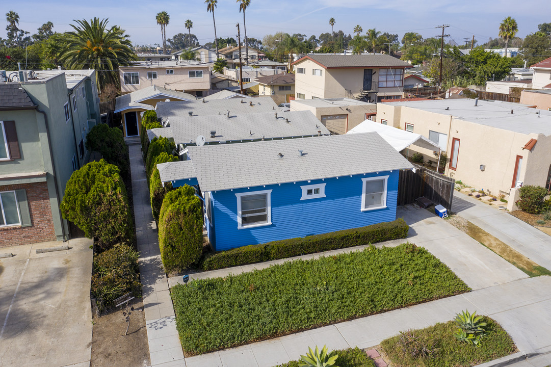 4754-4758 Bancroft St in San Diego, CA - Building Photo