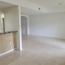 10850 NW 89th Terrace in Doral, FL - Building Photo - Building Photo