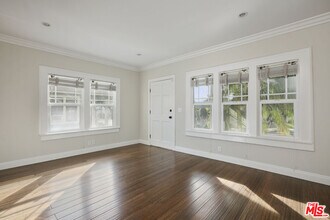 512 N Windsor Blvd in Los Angeles, CA - Building Photo - Building Photo