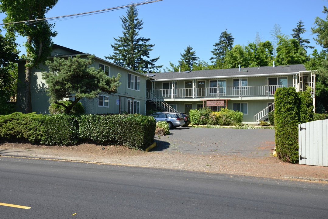 The Madrona Apartments in Portland, OR - Building Photo