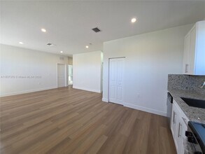 1321 NW 6th Ave in Florida City, FL - Building Photo - Building Photo