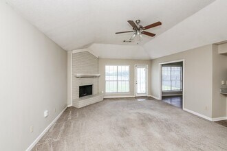 2432 Country Trail Dr in Memphis, TN - Building Photo - Building Photo