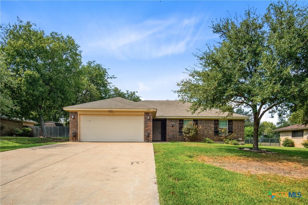 208 Pin Oak Dr in Harker Heights, TX - Building Photo