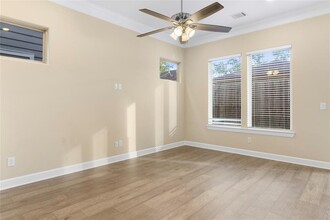 811 Shallow Hollow Dr in Houston, TX - Building Photo - Building Photo