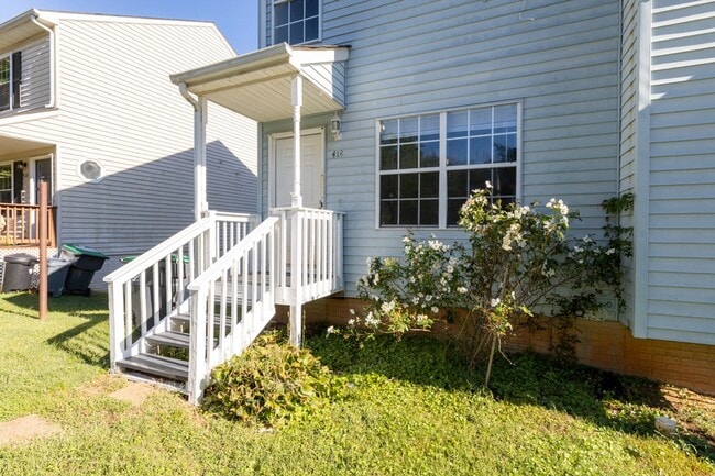 418 Riverside Ave in Charlottesville, VA - Building Photo - Building Photo