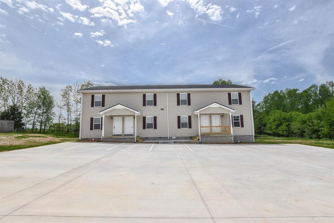 536 Patriot Park Ct in Clarksville, TN - Building Photo