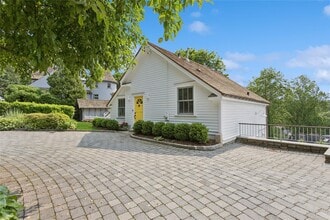 30 Prescott Ave in Bronxville, NY - Building Photo - Building Photo