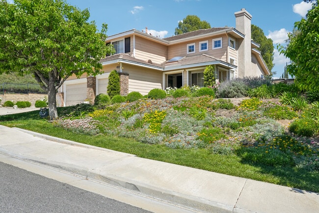 14280 Yellowstone Ln in Santa Clarita, CA - Foto de edificio - Building Photo