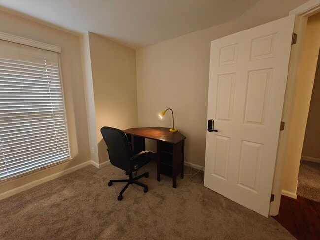 521 N Graham St, Unit 3A in Charlotte, NC - Foto de edificio - Building Photo