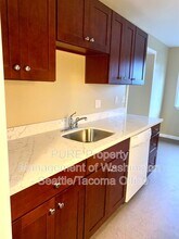 7919 35th Ave SW in Seattle, WA - Building Photo - Building Photo
