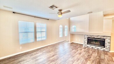 5025 Gavilan Way in Oceanside, CA - Building Photo - Building Photo