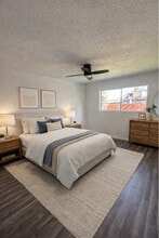 2123 Down St in Riverside, CA - Foto de edificio - Building Photo