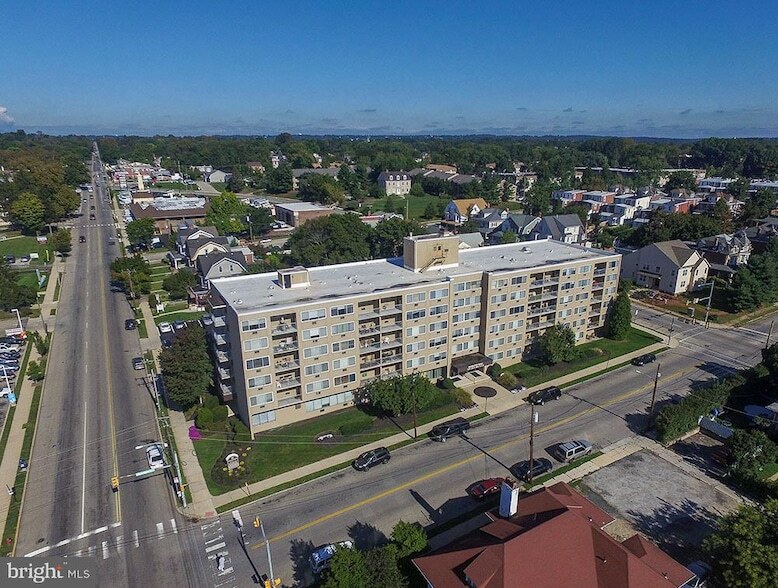 449 Hamilton St, Unit 407 in Norristown, PA - Foto de edificio