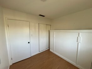 1723 Bowling Green Dr in Sacramento, CA - Foto de edificio - Building Photo