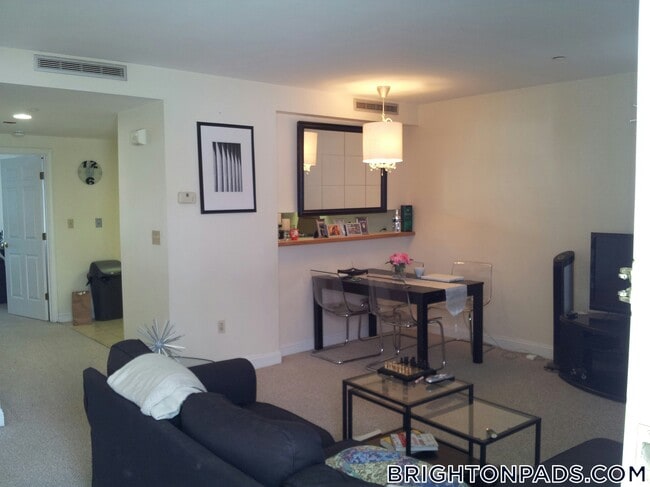 property at 8 Glencoe St