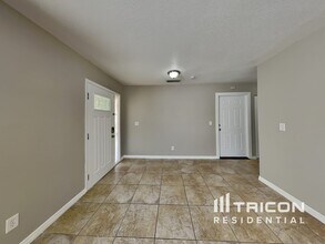 7605 S Swoope St in Tampa, FL - Building Photo - Building Photo