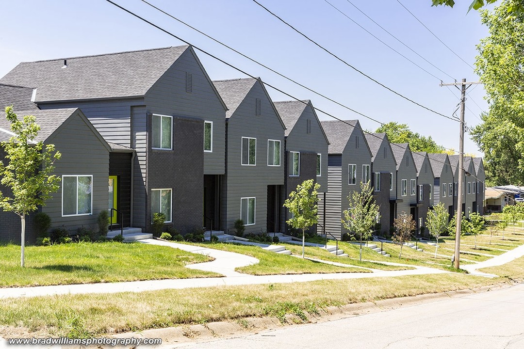 Ames Row Houses in Omaha, NE - Building Photo