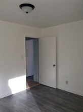 9317 Walnut St in Oakland, CA - Building Photo - Building Photo