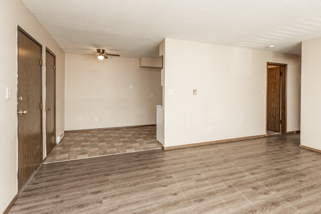 Continental Terrace Apartments in Cedar Rapids, IA - Foto de edificio - Interior Photo