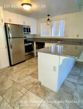 155 Rosebay Dr in Encinitas, CA - Building Photo - Building Photo