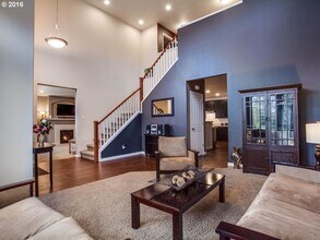 6001 SE Davis Rd in Hillsboro, OR - Building Photo - Building Photo