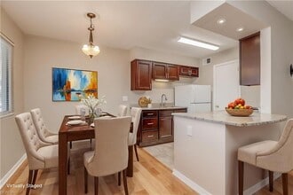 1226 Little Bay Ave, Unit 6 in Norfolk, VA - Building Photo - Building Photo