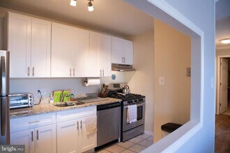 2900 Kings Chapel Rd in Falls Church, VA - Building Photo - Building Photo