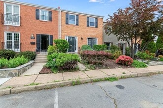 3316 Ardley Ct in Falls Church, VA - Building Photo - Building Photo