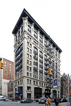 684 Broadway in New York, NY - Foto de edificio - Building Photo