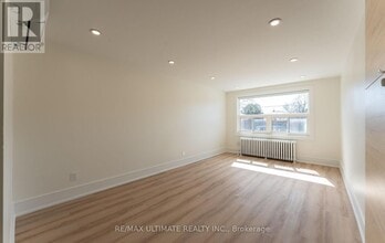 484A Cosburn Ave. in Toronto, ON - Building Photo - Building Photo