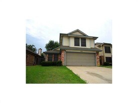 940 Sylvan Creek Dr in Lewisville, TX - Building Photo