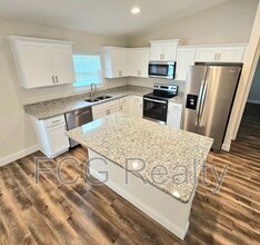 661 E Vercelli Ln in Citrus Springs, FL - Building Photo - Building Photo