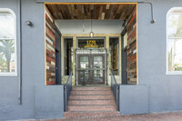 1745 Market St in San Francisco, CA - Foto de edificio - Building Photo