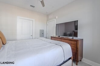 2361 Commerce Park Dr NE, Unit 2216 in Palm Bay, FL - Building Photo - Building Photo