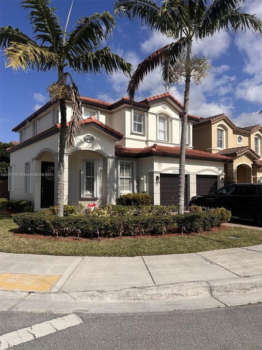 11313 NW 74th Terrace in Medley, FL - Building Photo