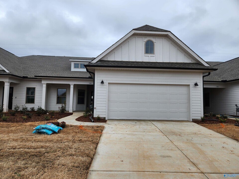 120 Rugby Dr in Madison, AL - Building Photo